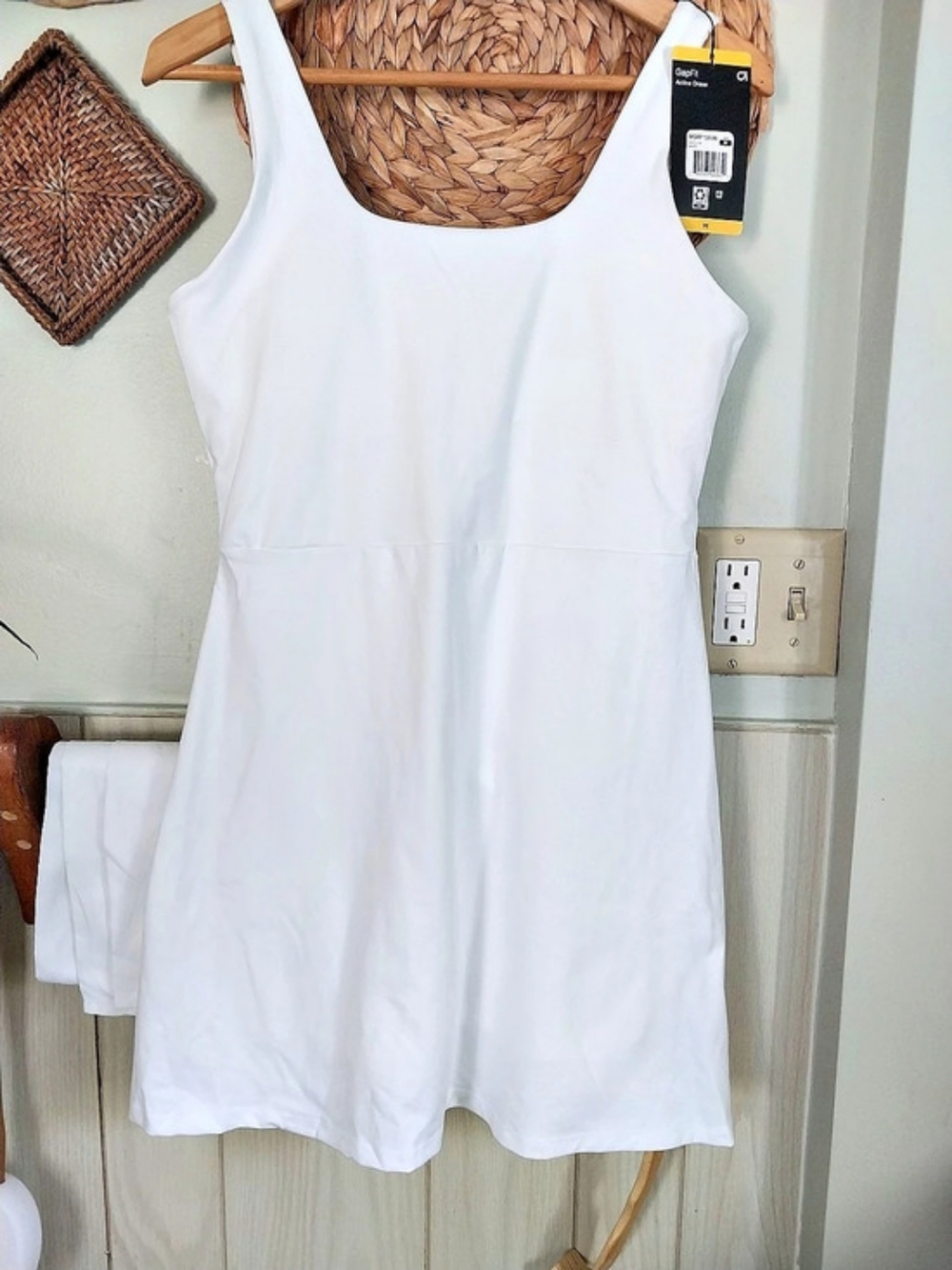 GapFit Active Dress Mini in White, Medium